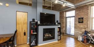 420 S Clinton Gallery 7