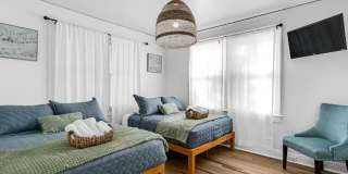 Furnished 2-Bedroom Corner Lot Home in Old Seminole Heights! Gallery 9