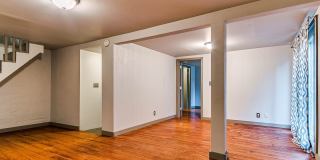 Unique with a Artsy Flare    2 Bed/1.5 Bath in Edgemere Park $995/month! Gallery 29