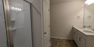Room in 3 Bedroom Home at Guildford Hill Ln Gallery 29