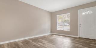 Large 3bdrm/2bath Home with garage & carport ** Lots of room** $2200.00** Gallery 25