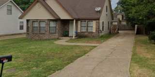 3 Bed / 2 Bath off of South Caraway Available Now Gallery 1