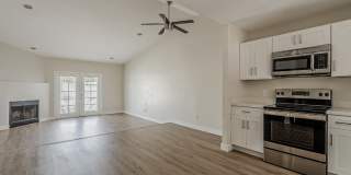 Clean! 3 bed 2 bath Town Home - Central PHX - Gated - Pool! MOVE-IN SPECIAL!! Gallery 3
