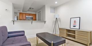 Welcome home to this 2Bd/1Bth lower-level apartment in Bloomingdale! Gallery 1