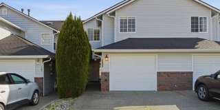 SILVER FIRS 3 BED 2.5 BATH TOWNHOUSE AVAILABLE NOW Gallery 1