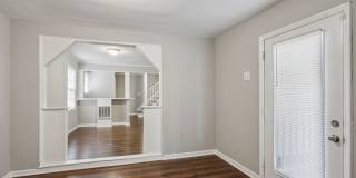 1932 Beech Street Gallery 11