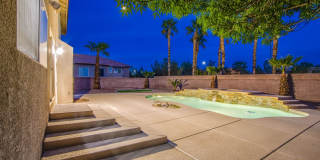 Beautiful 5 bedroom 4.5 bath home with large basement in gated community! Gallery 56