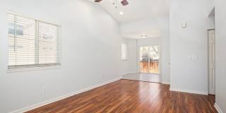 Beautiful 3 bed / 2 bath duplex in Uptown Neighborhood! Gallery 3