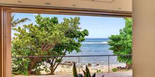 HaleGator: Award-Winning Oceanfront Home w/ Rooftop Lanai & Ocean Views Gallery 6