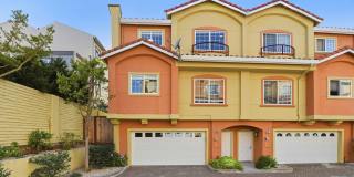 Beautiful 3 bed 2.5 bath Townhouse with A/C in Santa Clara. Must see! Gallery 1