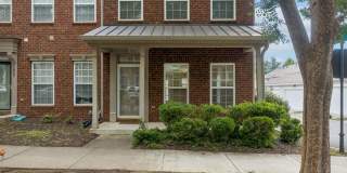 Beautifully maintained 3-bedroom, 2-bath townhome in Nashville’s highly desirable Lennox Village Beautifully maintained 3-bedroom, 2-bath townhome in Nashville’s highly desirable Lennox Village Gallery 3