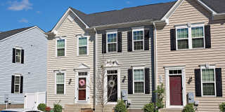 Dog-Friendly Townhome Near NGIC/DIA/NGA, CHO Airport, & Hollymead Town Center Gallery 1