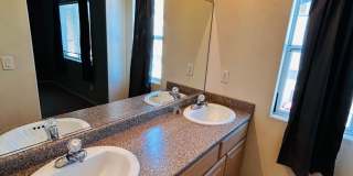 2-BDRM, 2.5-bath Dual primary suites Gallery 8