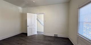 Updated 4BR / 2 Bath Home with off-street parking! Gallery 43