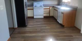South Lincoln Townhouse with 4 bedrooms, 2 1/2 baths, and 2 stall garage. South Lincoln Townhouse with 4 bedrooms, 2 1/2 baths, and 2 stall garage. Gallery 1