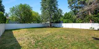 Spacious 3BR + Bonus Tri-Level in Spokane Valley - Fireplace, Corner Lot & Garage Gallery 33