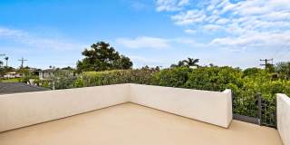 806 S. Ola Vista Gallery 33