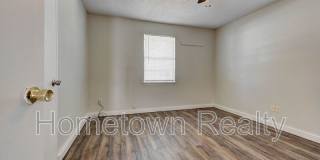 208 W Shadywood Drive Gallery 23