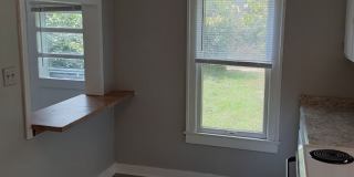 Nice 3BR/1BA house with Appliances Gallery 7
