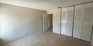 Spacious 2 bedroom/1 Bathroom End Unit Upstairs Condo. Gallery 14