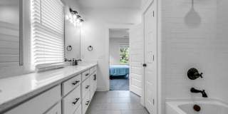 3-bedroom, 2.5-bath rental home located in Nashville’s vibrant, 12 South! Gallery 28
