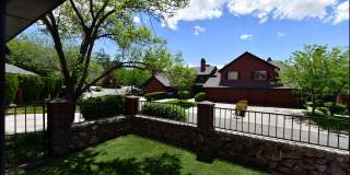 31 STRATFORD HALL Circle Gallery 40