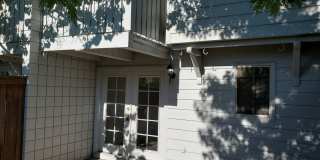 Sunny, newly remodeled 3 bed + office/2.5 bath in Applewood townhomes close to NOBO! Gallery 28