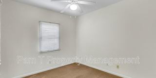 635 E Henry St Gallery 19