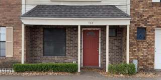 Conveniently Located 2 Bedroom Unit Gallery 1