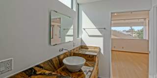 MODERN & BRIGHT. TOP-FLOOR, 4BR3BA HOUSE-LIKE APARTMENT W/ OPEN FLOOR PLAN, 3 DECKS FOR INDOOR/OUTDOOR LIVING & 2-CAR GARAGE JUST BLOCKS TO ABBOT KINNEY, PARK & MINS TO CANALS & BEACH! Gallery 38