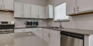 Brand New 3 Bed 2.5 Bath Duplex Includes Office Space (See Contact Info Below) Gallery 24