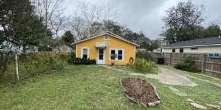 Inviting 2 Bed 1 Bath Home Gallery 1
