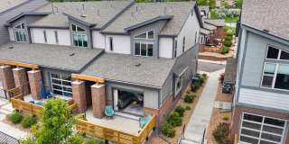 Modern 3BR End Unit Townhome in Lakewood Gallery 1