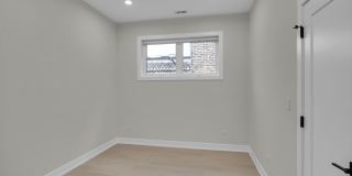 4629 S Michigan Avenue Gallery 24