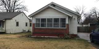 HOUSE...fenced in backyard Gallery 1