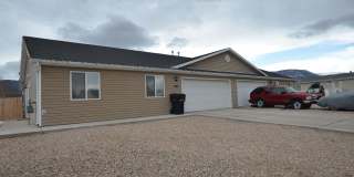 Move-In Discount!  3 bed 2 bath - Twin home Gallery 1