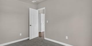 Updated 3BD/3BA Townhome: Quartz Counters, Full Basement Suite/Home Theater, Central A/C Gallery 14