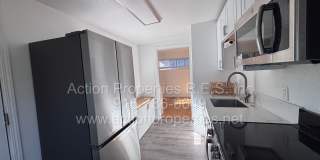 Downtown Roseville - 2 Bed, 1 Bath - Single Level Bungalow - Landscaping Included - Utilities Included! Street Parking Gallery 13