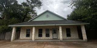 SPACIOUS 4BD/4.5BTH HOUSE - 912 OAKWOOD Gallery 1