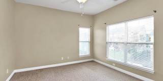 Beautiful End-Unit Townhome on a Prime Location! Gallery 11