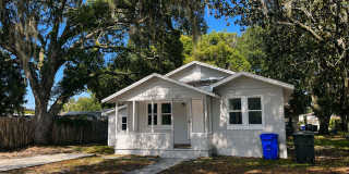 Beautiful 3BR/1BA Lakeland Home with Large Backyard & Covered Porch! Gallery 1