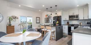 Beautiful 3 bed 2.5 baths "fully furnished" townhouse in the charming neighborhood of University Heights. Gallery 17