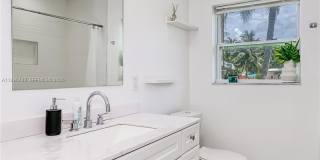 216 SW 6th St Gallery 21