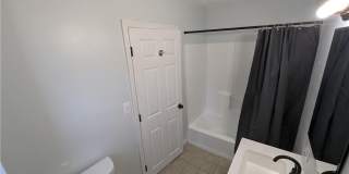 61 Utton Avenue Gallery 19