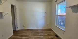 Comfortable 3-Bedroom, 2-Bath Lower Unit with Fully Fenced Yard in West Bremerton Gallery 5