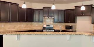Room in 6 Bedroom Home at Agnew Dr Gallery 12