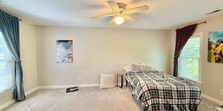 Stunning 3BD, 2.5BA Downtown Raleigh End Unit Townhome with a 1-Car Garage in a Prime Location Near NC State and Tons of Shopping & Dining Options Gallery 8
