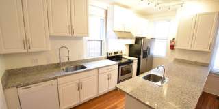 2 bedroom, 2.5 bathroom brick townhouse Gallery 15