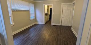 Beautiful 3 Br 1 Ba in Heart of KC MO Gallery 6