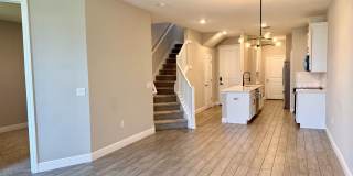 Heritage Oaks gated community 3/2.5/2 Townhome Gallery 29